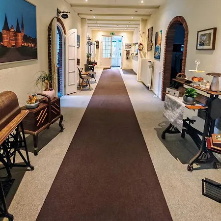 فندق Schweizerhaus لوبيك