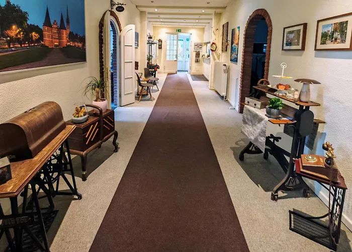 فندق Schweizerhaus لوبيك