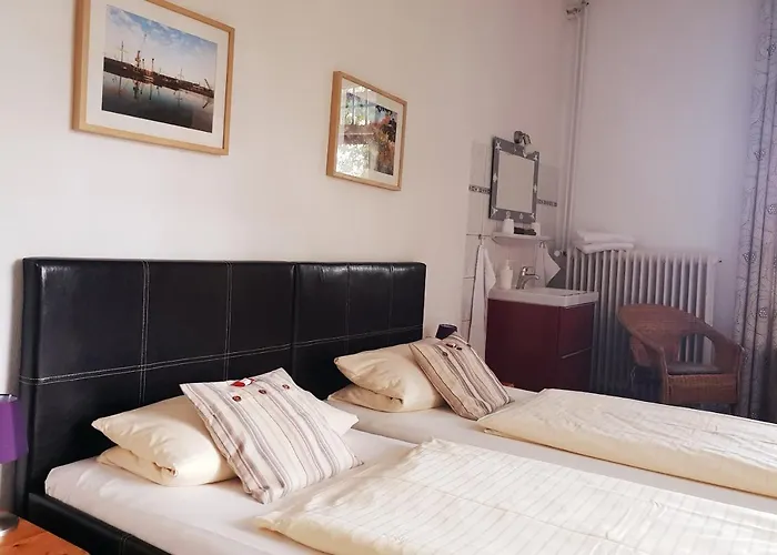 Schweizerhaus 2* لوبيك